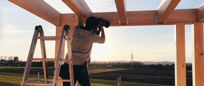 Neue Arbeitsabläufe: Dachdeckerin will die Hürde überspringen