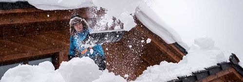 Schneelast auf Altbauten: Herausforderungen, Prävention und Lösungen