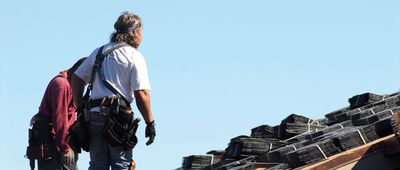 Jahresumfrage 2023: Dachdecker steigern Auftragsbestände