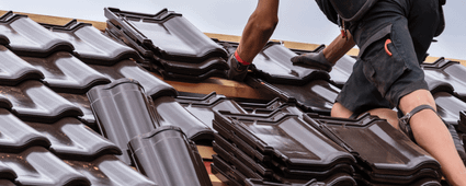 Glasiert, engobiert oder edelengobiert: Welcher Dachziegel passt zu Ihrem Dach?